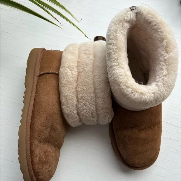 UGG Boots Chesnut - Picture 2 of 4